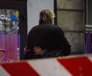 Monika Brodka winko papierosek i taksówka