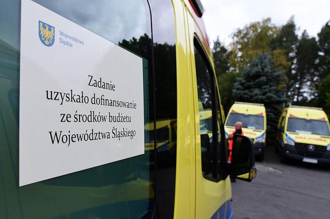 14 nowych ambulansów wyjechało na ulice miast w regionie. Każda warta jest ponad milion