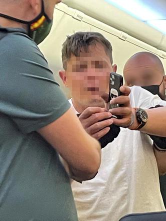 Przymusowe lądowanie samolotu przez pijanego mężczyznę 