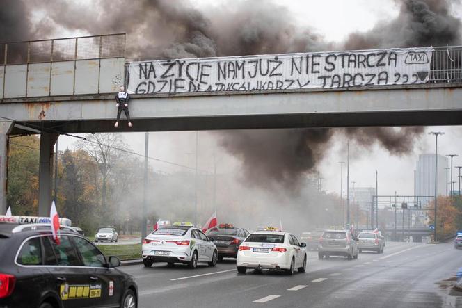 Protest taksówkarzy w Białymstoku. Chcą wsparcia finansowego z tarczy antykryzysowej