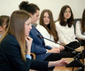 Debaty siedleckiej młodzieży ze szkół podstawowych i średnich odbyły się w ramach kampanii profilaktycznej Widzę Rozmawiam Reaguję 2025