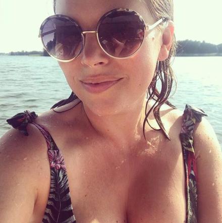 Aleksandra Kwaśniewska w kostiumach kąpielowych