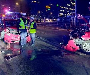 Potworny wypadek na Pradze. Zderzyły się dwie toyoty, kobieta i dwoje dzieci w szpitalu