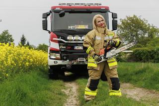 Dba o mieszkańców i gasi pożary. 