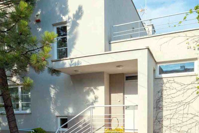 front domu
