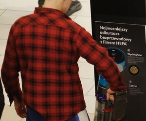 Maciej Zakościelny - męska wyprawa po odkurzacz