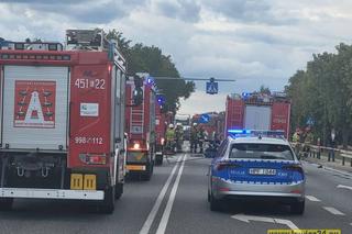 Śmiertelny wypadek pod Lowiczem. Trzy osoby nie żyje. Kobieta i dziecko sploneli w aucie