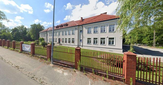 8. TECHNIKUM NR 6 W ŻYWCU - 38,71