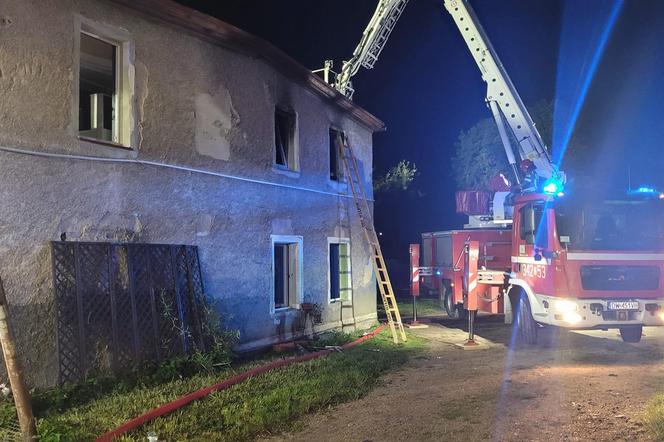 Nocny pożar w Kowarach. W ogniu zginęła 49-letnia kobieta i jej pies 