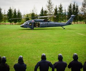 Komandosi ćwiczyli z Black Hawkiem [GALERIA]