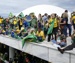 Brazylia. Szturmujący pozostawili po sobie pobojowisko. Minister pokazał biuro. Zbrodnia