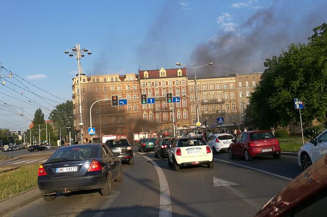 Na miejsce przyjechało pięć zastępów straży pożarnej