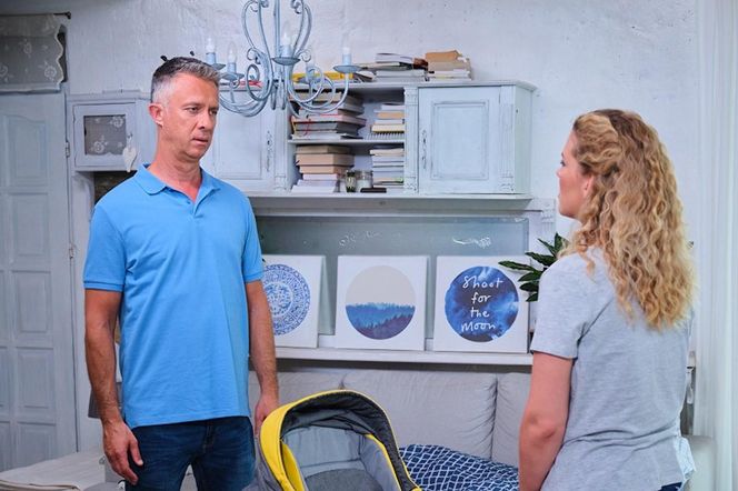 Pierwsza miłość, odcinek 4086: Artur (Łukasz Płoszajski), Dorota (Magdalena Wróbel)