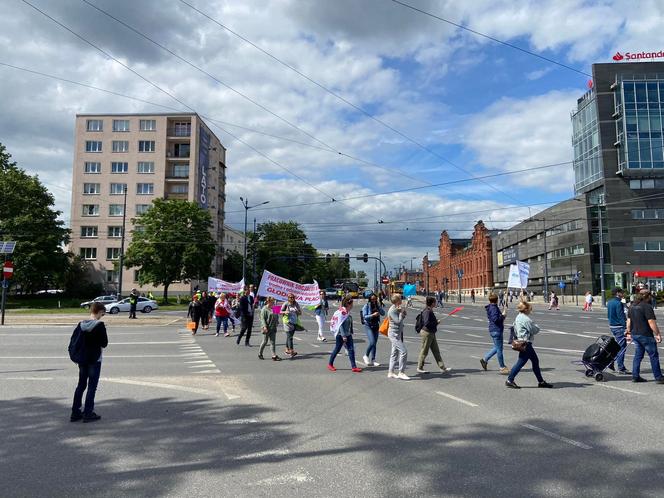 protest pracowników MOPS 14.06