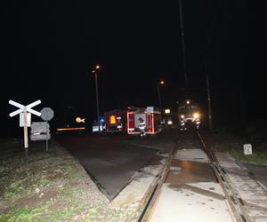 Pociąg towarowy potrącił człowieka! 47-latek nie żyje. Tragedia na torach w Tarnobrzegu 