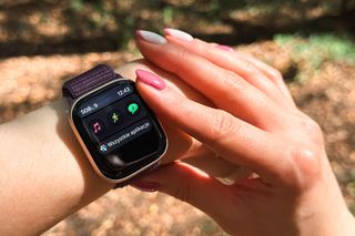 Przez kilka miesięcy ćwiczyłam z zegarkiem Apple Watch Series 10. To prawdziwy trener osobisty i koordynator zdrowia w jednym urządzeniu 