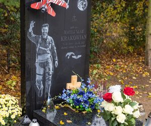 Tak wygląda grób Macieja Krakowiana przez 1 listopada