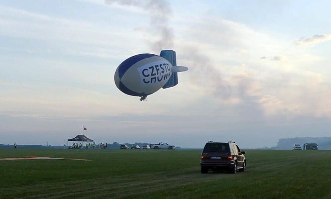 Sterowiec spadł na drzewa w czasie Air Show Rudniki