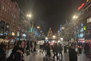 To jeden z najpopularniejszych jarmarków bożonarodzeniowych na świecie! Jak wygląda świąteczna atmosfera w Pradze?