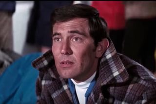 George Lazenby jako James Bond