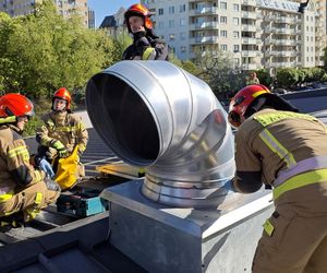Utknął w rurze i wołał o pomoc. 44-letni Gruzin aresztowany! Wszystko się wyjaśniło