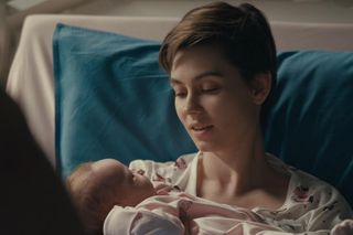 	Na dobre i na złe odc. 959 finał sezonu. Blanka (Pola Gonciarz), jej córka Nina (Michalina Grot)