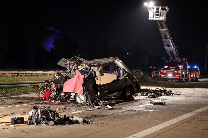 Wypadek polskiego autokaru w Niemczech obok Drezna. NIE ŻYJE 9 osób, około 40 rannych