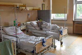 Koronawirus w Łódzkiem. Rekordowe poziomy hospitalizacji! Połowa szpitala tymczasowego zajęta!