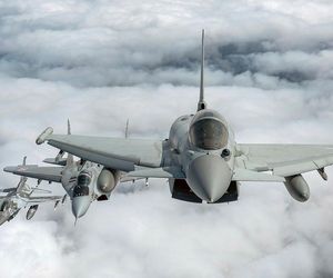 Brytyjski Eurofighter Typhoon, i polskie MiG-29 i F-16