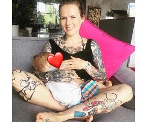 Karolina Opolska nową prowadzącą w TVP Info. Uwagę przykuwa ogromny tatuaż na szyi