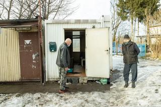 Żyjemy tu jak szczury w norach! Tak się mieszka 27 km od Warszawy!