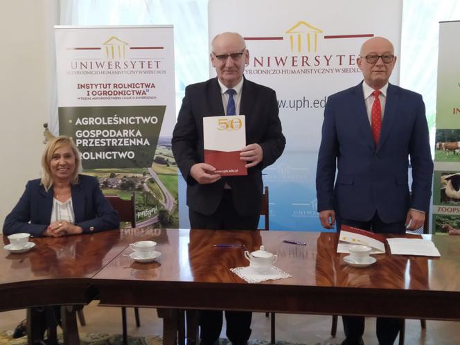 Władze UPH i dyrekcja ZS CKR w Sokołowie Podlaskim podpisały umowę o współpracy