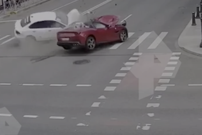 Ferrari zmiotło Volkswagena. Śmiertelny wypadek w Sankt Petersburgu