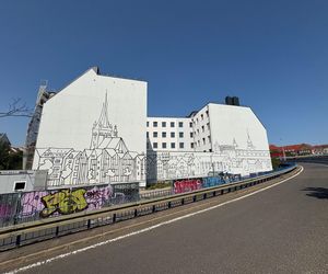 Staromiejski mural upiększył puste ściany. Widać go nawet z drugiej strony Odry