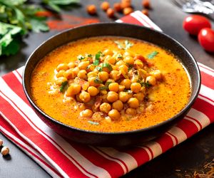 Błyskawiczna pikantna zupa z cieciorki 