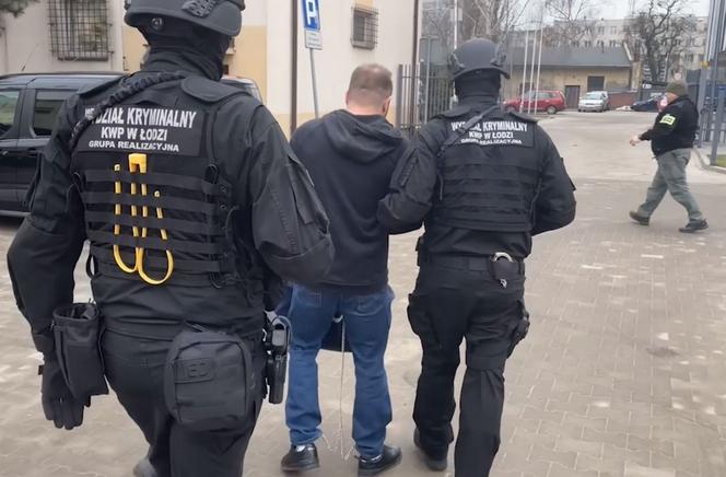 W mundurach policji sterroryzowali rodzinę. Przerażający napad pod Aleksandrowem Łódzkim [ZDJĘCIA]