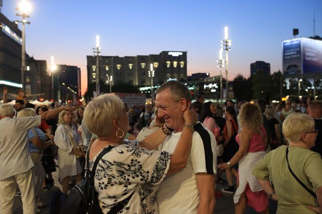 Potańcówka przed Teatrem Śląskim w Katowicach (09.08)