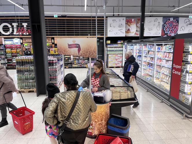 Tłumy gorzowian pojawiły się na otwarciu hipermarketu Carrefour w pasażu handlowym S1