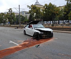 Pijany 23-latek rozbił BMW na Puławskiej! Dwie osoby w szpitalu
