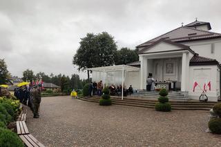 Parlamentarzyści i pracownicy administracji modlili się w Świętej Wodzie [ZDJĘCIA]