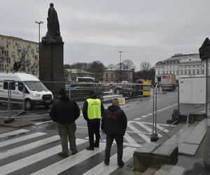 Finał WOŚP 2023. Budowa sceny w Warszawie