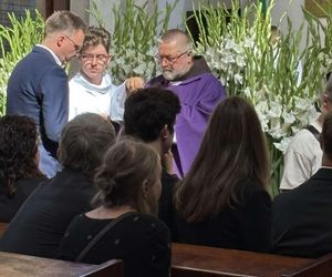 Szymon Hołownia na pogrzebie Stanisława Sojki