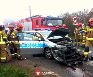 Dramatyczny wypadek w Soboniowicach. Wśród rannych policjant i strażniczka 