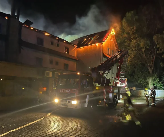 Nocny pożar hotelu w Nowym Brzesku