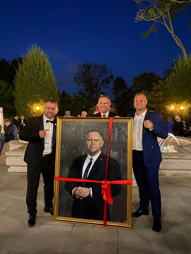 Karol Nawrocki i bokserzy