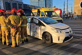  Wypadek na placu Starynkiewicza. Kierowca przewozu osób staranował motocyklistę 
