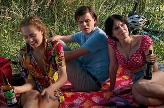 Barwy szczęścia odc. 2145. Oliwka (Wiktoria Gąsiewska), Madzia (Natalia Sierzputowska), Kacper (Jakub Szlachetka)