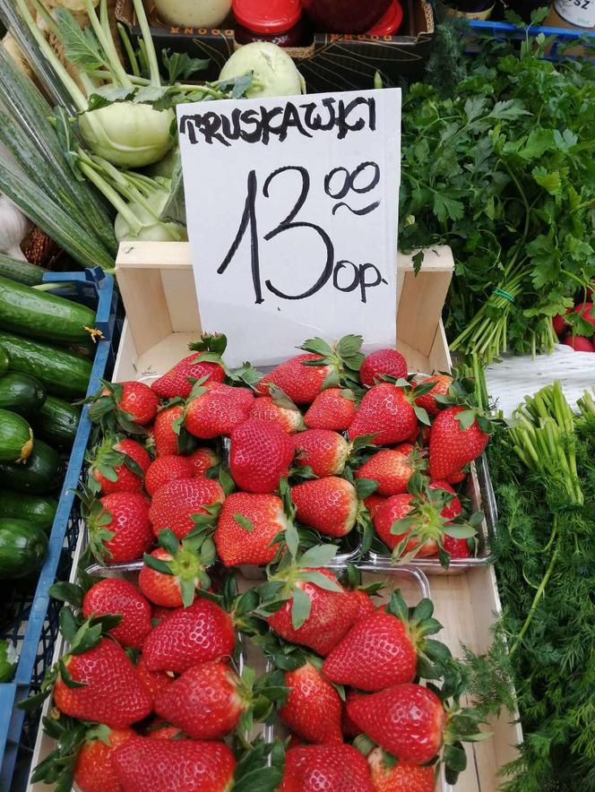 Ceny nowalijek na krakowskich targowiskach. Ile zapłacimy za młode warzywa w marcu 2024?
