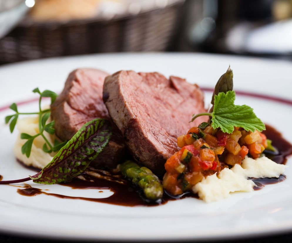 Cielęcina to mięso o bardzo delikatnym smaku.