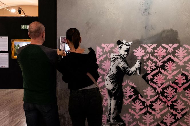 Banksy w Warszawie. Gdzie i kiedy będzie można obejrzeć prace najbardziej tajemniczego artysty? 